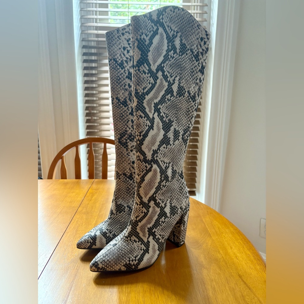 NEVER WORN Snakeskin Knee-High Boots | Size 8 US